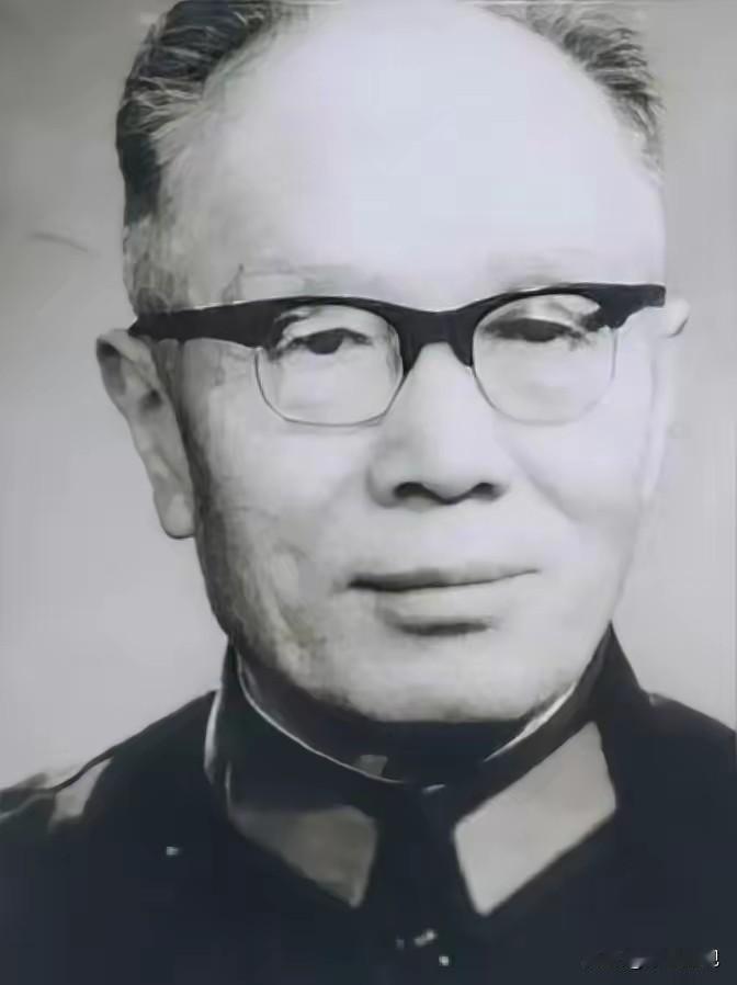 1942年，万毅被捕，蒋介石下令杀了他，万毅知道后，趁看守不注意，翻墙逃走了，谁