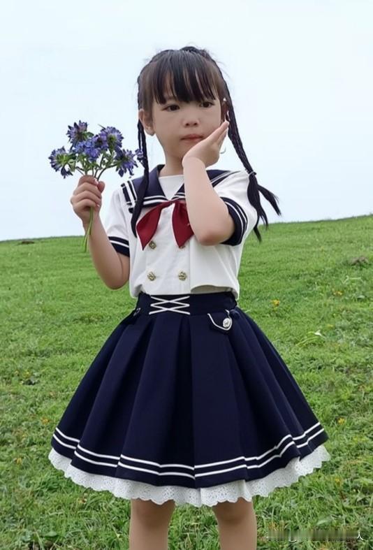 带上孩子，领略一下大自然风光，山河如此娇美，何不去看看。