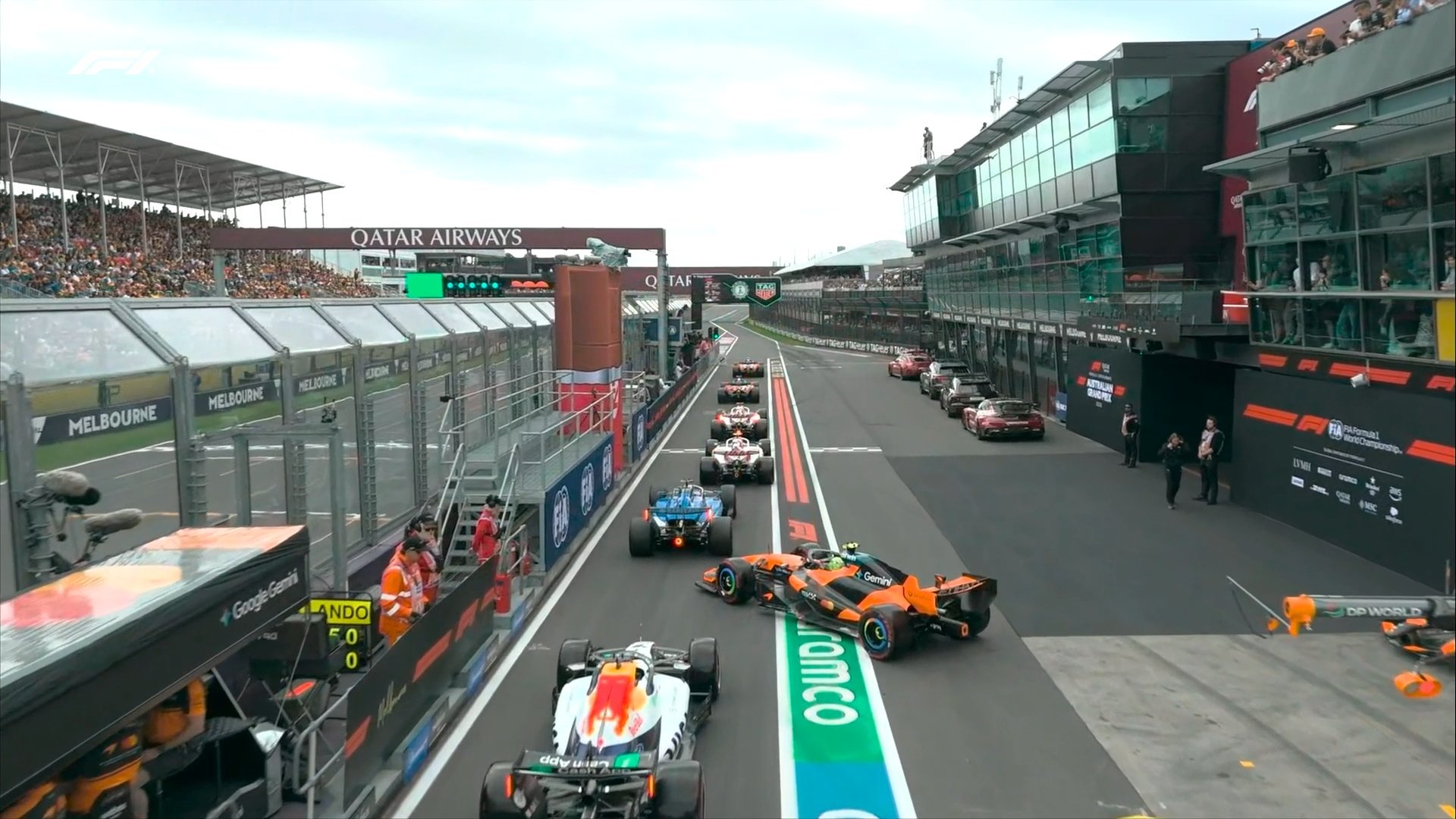 绿灯～Q2起表，看看Kimi能否继续上演奇迹2026f1澳大利亚大奖赛f1排位赛