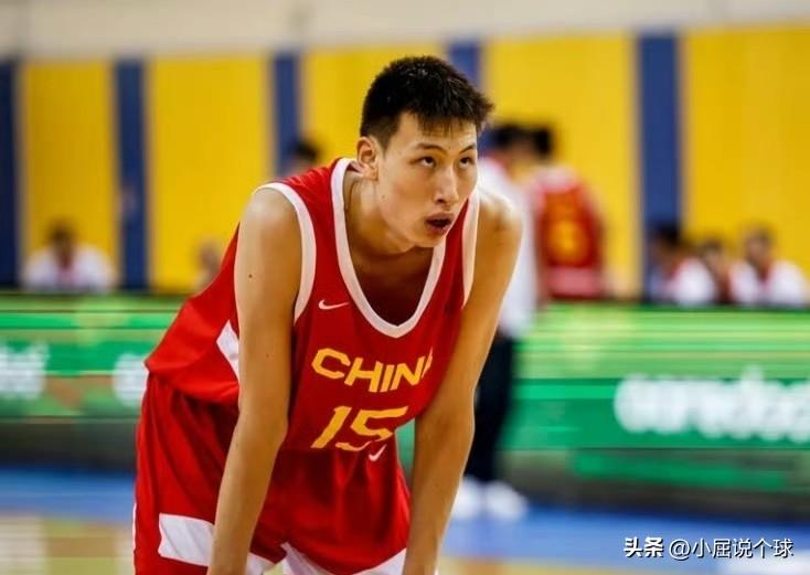 而郇斯楠就不一样了，他有身高臂展优势，对抗能力比同时期的周琦强多了，上赛季还练出