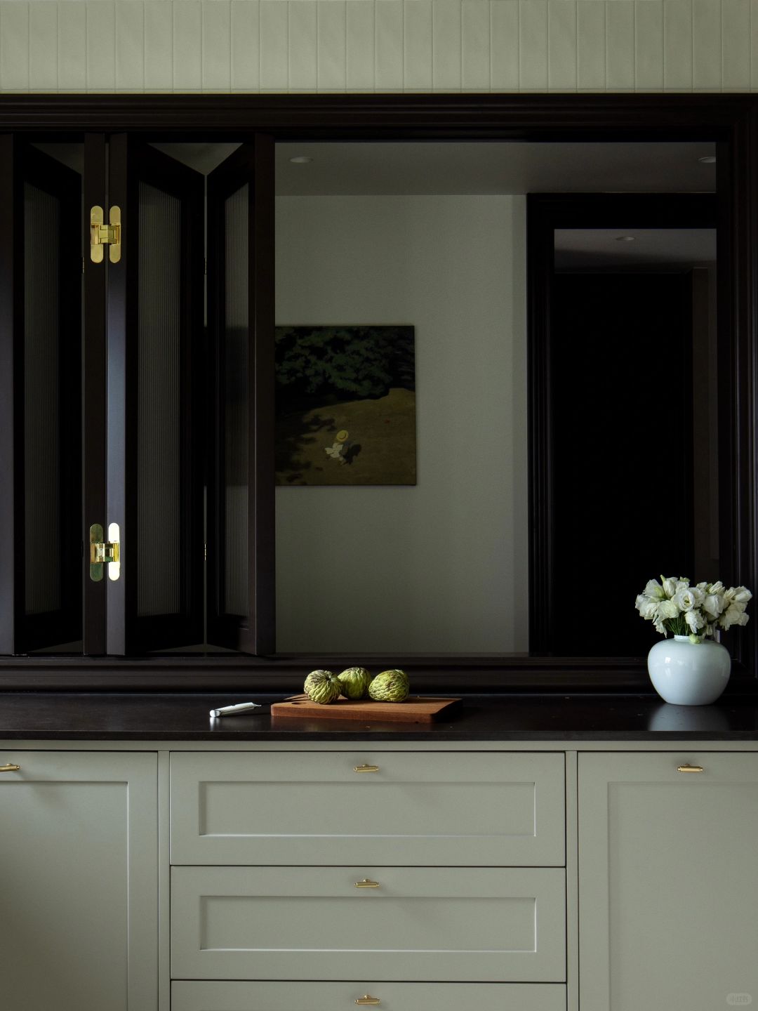 拯救采光？狭窄过道秒变家中休闲咖啡吧