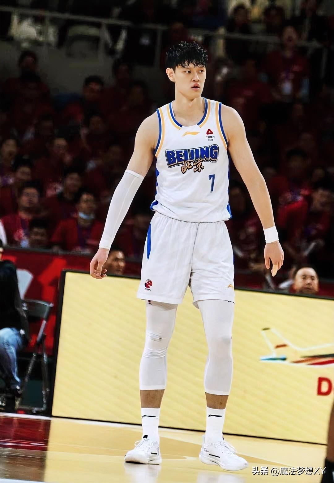 我有个直觉，
北京男篮本赛季争冠无望了，
真不是因为伤病问题，而是他们
该赢的比