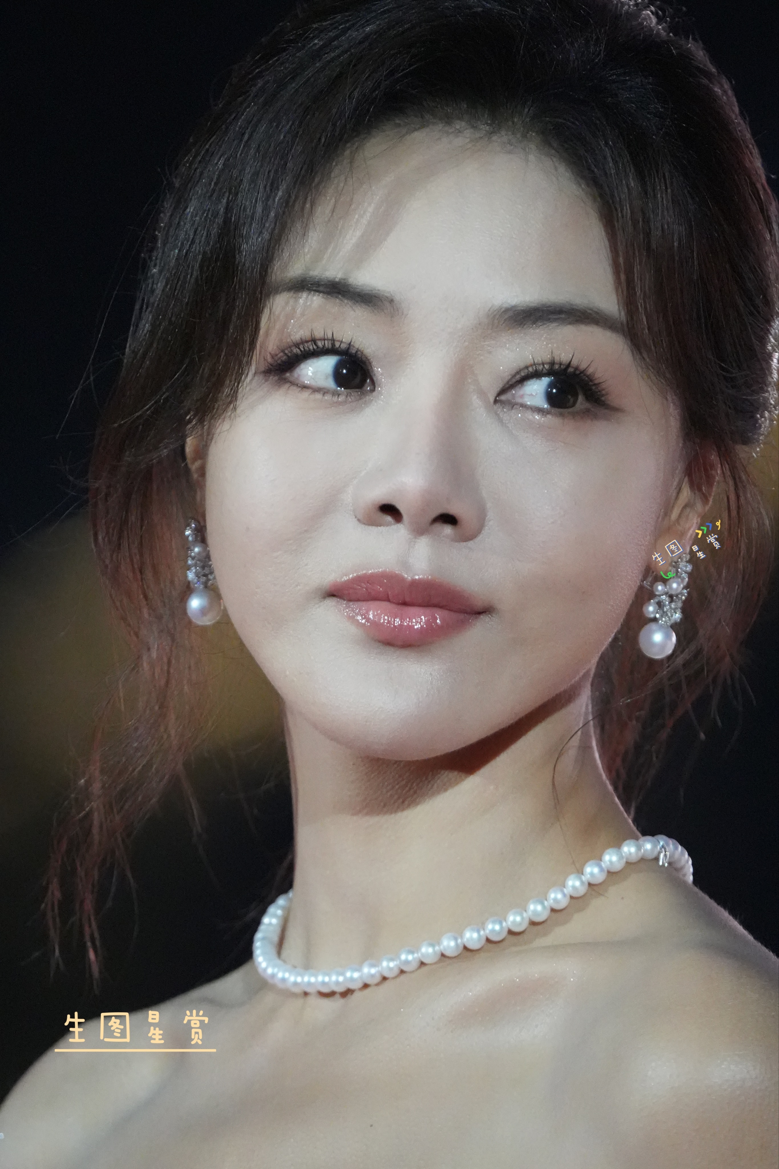 邓家佳×文荣奖红毯逆生长的小姨妈，越美越年轻[期待]横店影视节邓家佳[超话] ​