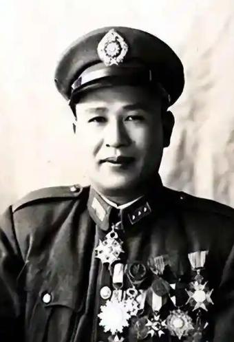 1949年，“小诸葛”白崇禧向蒋介石献策：反正打不过解放军，不如集中全部兵力，南