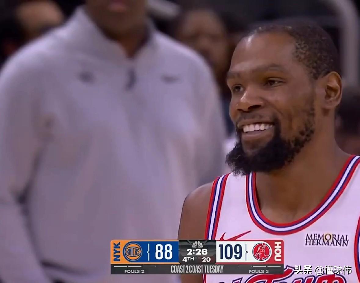 老杜笑得很开心！迈克布朗谈杜兰特：

“KD依旧是最强得分手。”

“火箭队在他
