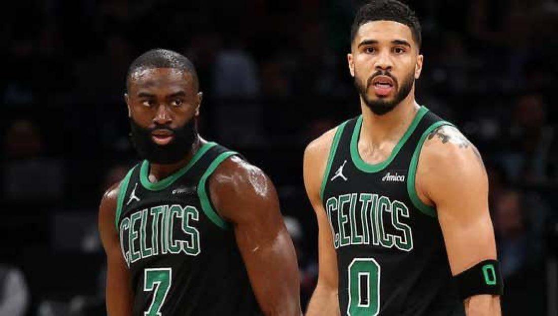 季后赛首轮三组没有什么悬念的对决。
NBA季后赛首轮8组系列赛的G1全部打完，除