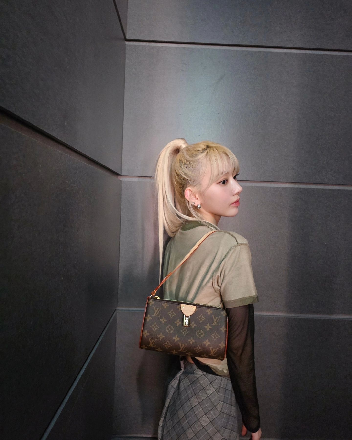 #宮脇咲良[超话]# 39saku_chan IG#LouisVuitton #