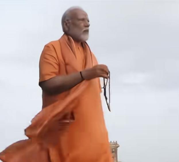 当美国给印度发放购买俄罗斯石油许可证以后，印度嘴上说印度购买俄罗斯不看任何国家的