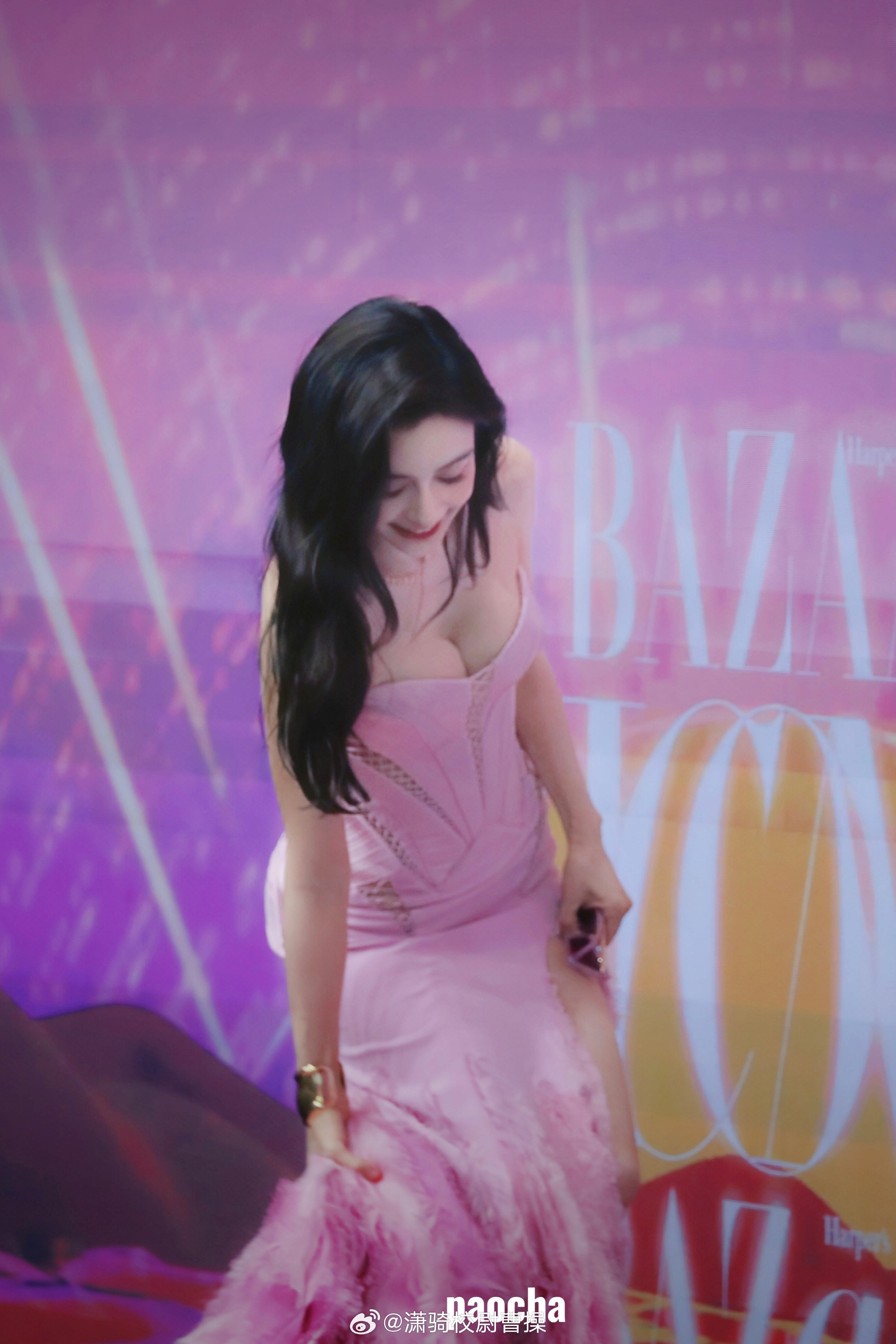 Angelababy时尚芭莎盛典红毯来欣赏杨颖的免检美貌颜值🪩 ​​​