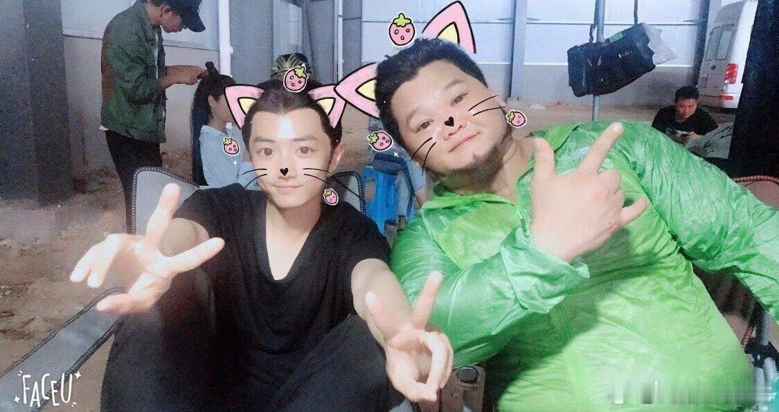我愿称之为肖战美颜相机受害者[柯基][柯基] ​​​