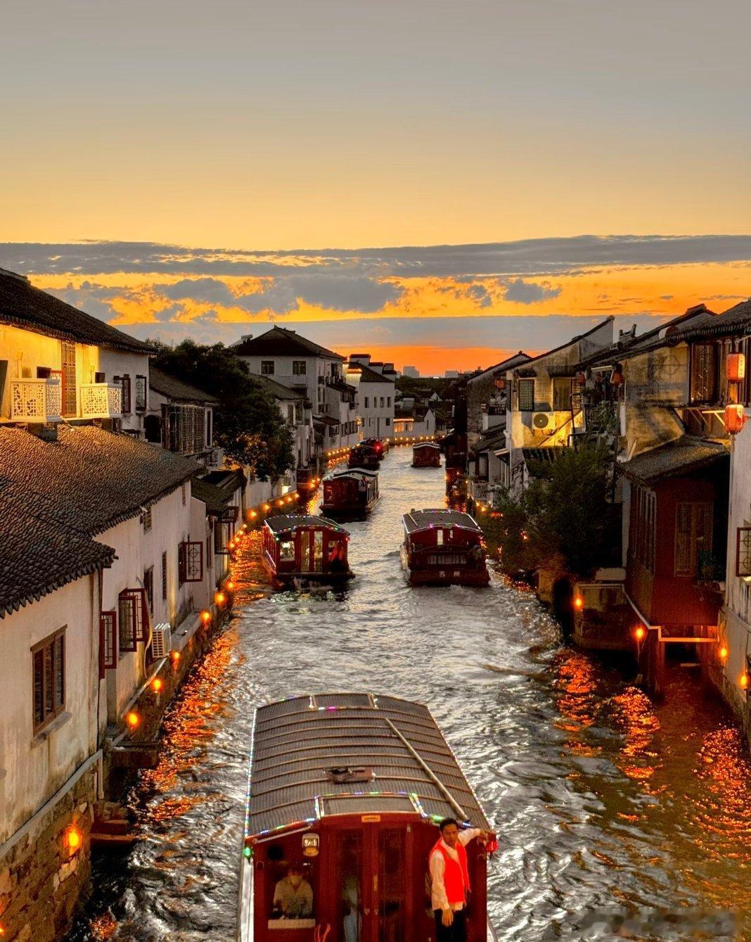 4月24日，周五作业前瞻立讯精密：深谷幽兰，含苞待放信维通信：拾级而上，闲庭信步