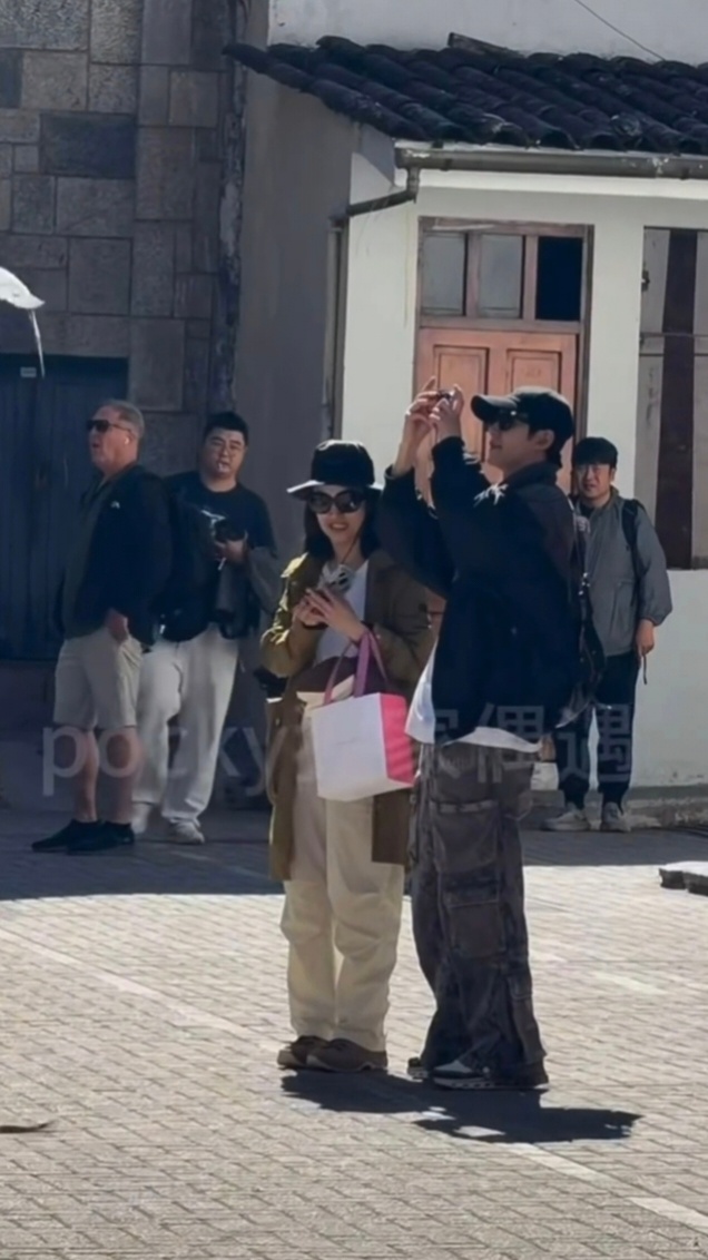 邓为完全是那种，就算没进娱乐圈，如果被我偶然撞见，也一定会举起手机想要拍下的人