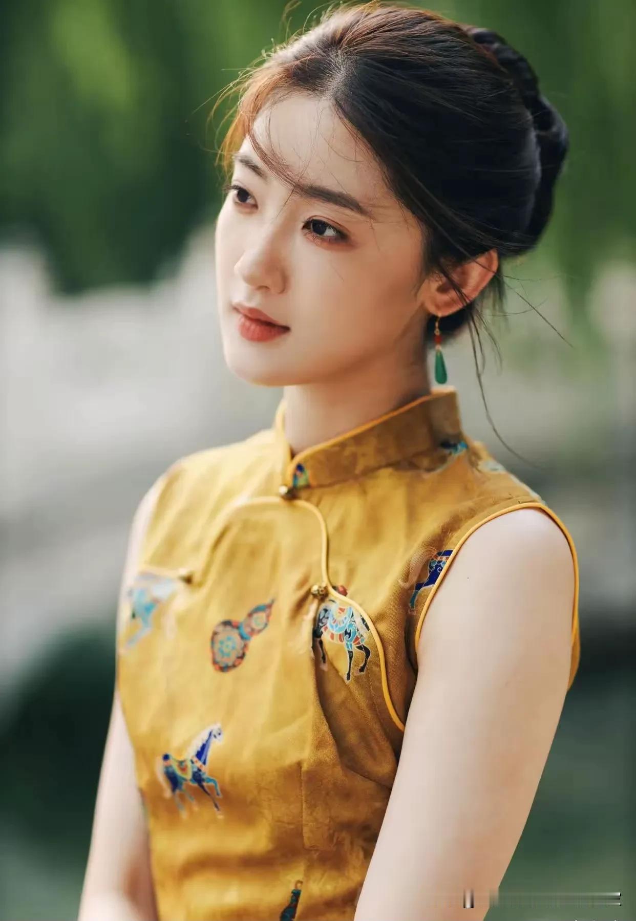 女生如何穿搭看起来时尚更有品味呢
