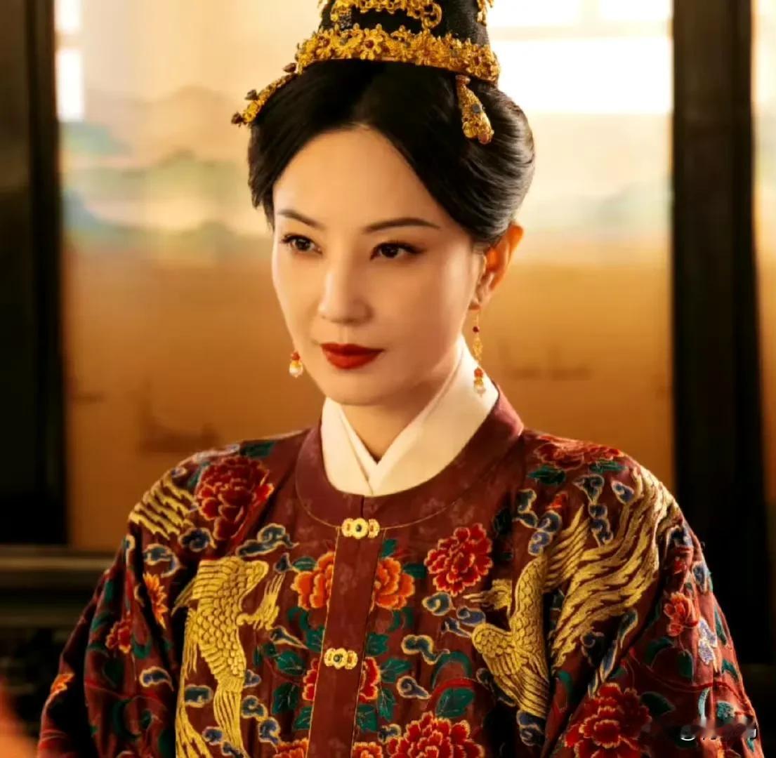 看电视看到了一个熟人[捂脸]，要做皇帝的女人，原来是玉凤重生走了玉燕的路啊，真不