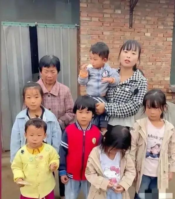 2021年，河南的朱大哥在修拖拉机的过程中被砸身亡。谁知，他妻子不堪重负，最终选