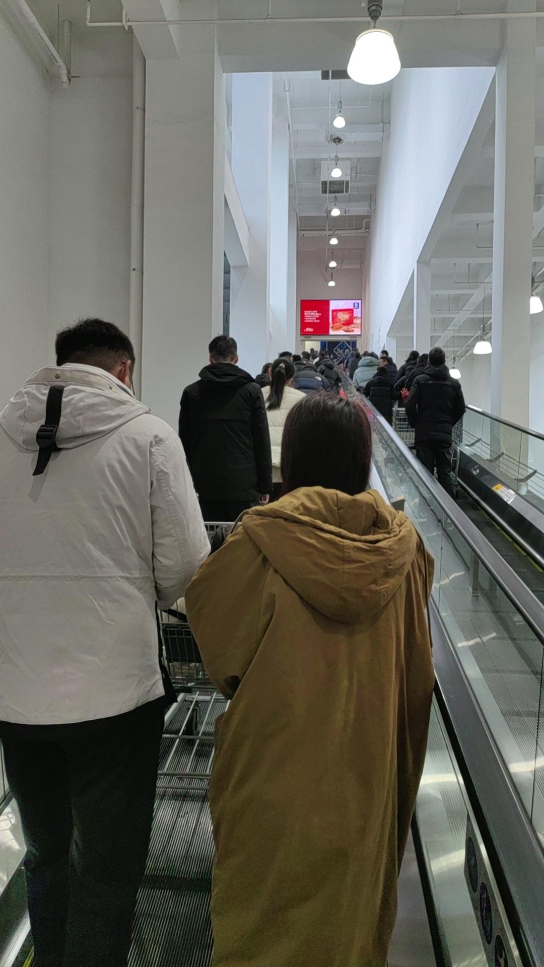 晒图笔记大赛过年了，山姆超市人象洪水拥入