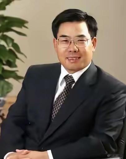 疏而不漏！经中共中央批准，给予原中化集团党组成员、副总经理冯志斌，因严重违纪违法