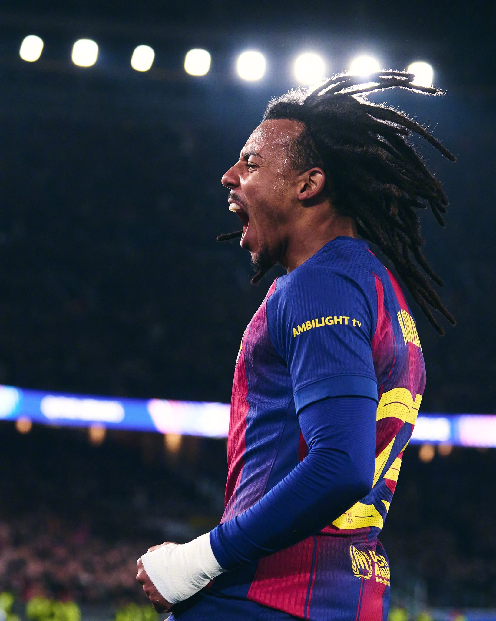 巴萨2比1法兰克福 3️⃣三分钟内头球双响，从扳平到反超，只需要一个坤哥🐨🆕