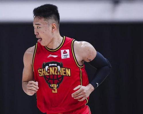 他还是油梭子发白、短练呐！
不可否认，中国男篮与黎巴嫩男篮的比赛是一场极其艰苦的