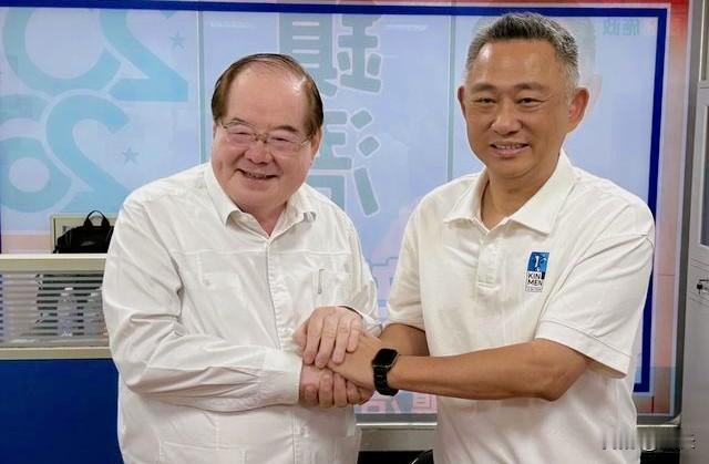 原本外界高度期待“回锅”参选的金门前县长杨镇浯，在登记的关键时间点，突然宣布放弃