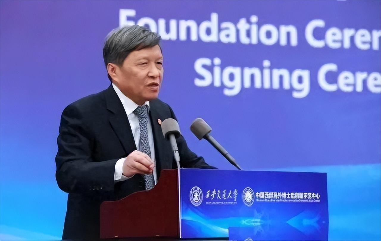 曹德旺要求院系自养：福耀科大获批一年多，就搞出硬核技术？

曹德旺把名下 3 亿