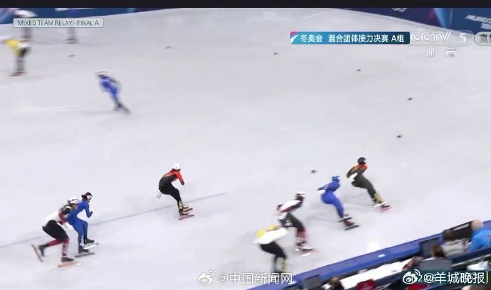 【#中国短道队太可惜了#】在北京时间10日晚结束的短道速滑混合团体接力A组决赛中