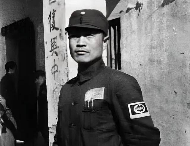 什么叫暴殄天物？看看杜聿明咋用新1军与新6军就知道了。

那么强的部队，前不久还