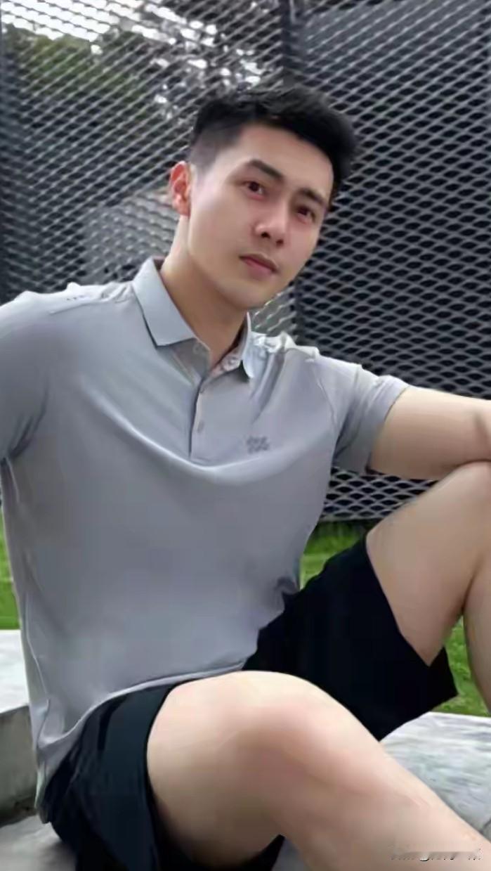 没烟没酒没媳妇
有才有貌有钞票[作揖]