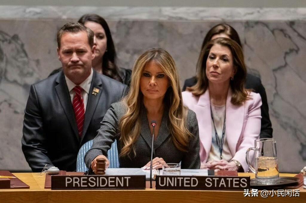 你不能代表美国！
就在美以空袭导致伊朗南部米纳布一所女子小学165名女学生死亡之