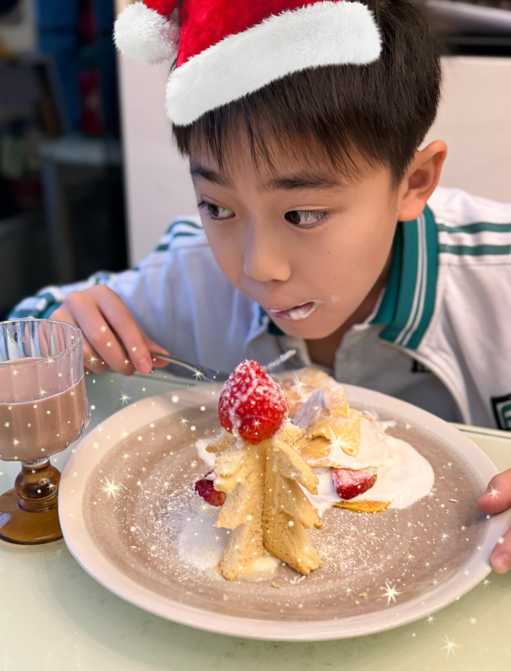 DIY圣诞早餐，也DIY了今晨第一缕暖意。❄️ 天气转冷，但爱是自带暖...