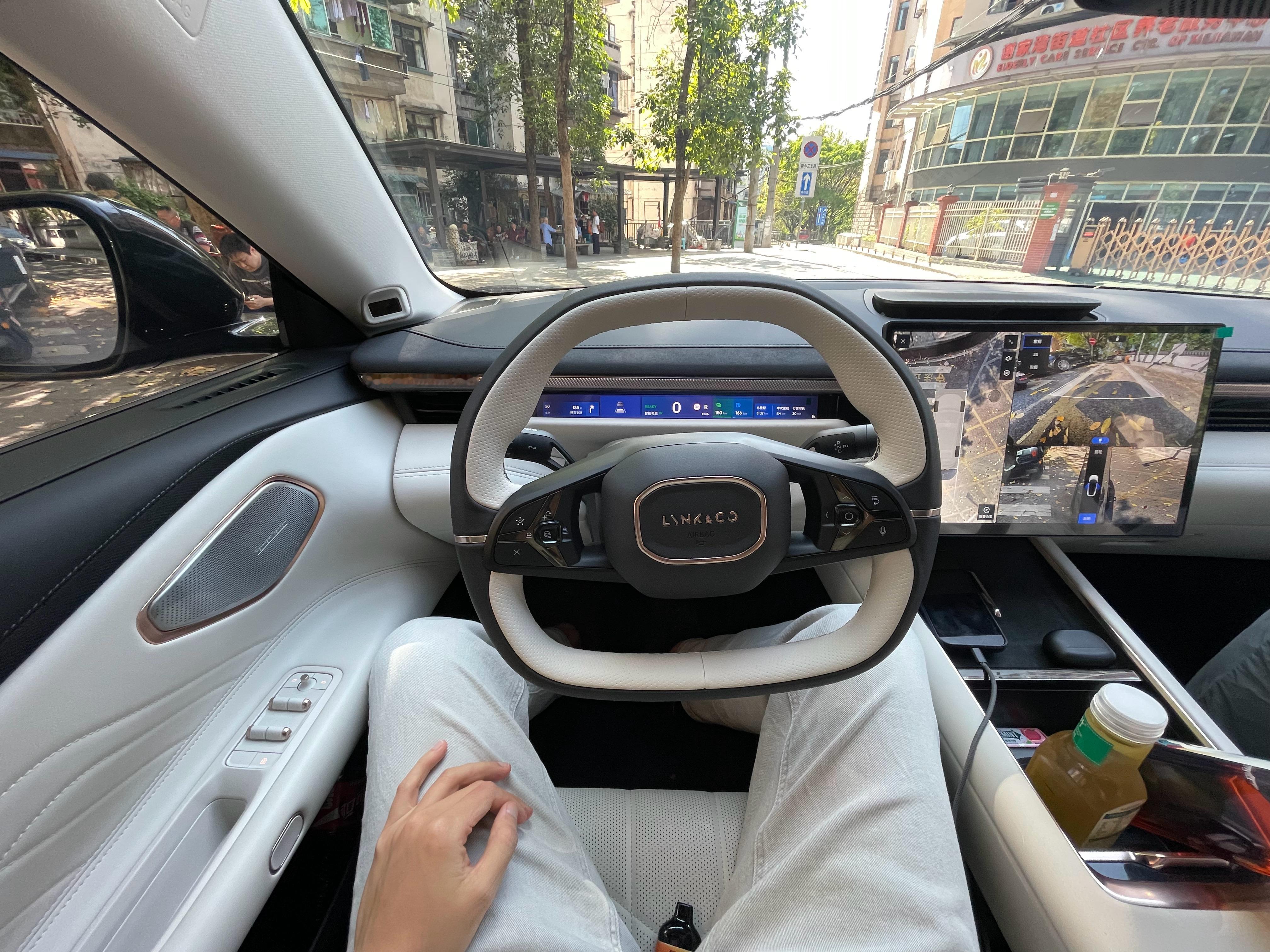 今晚去看球，试一下兄弟新提的领克10