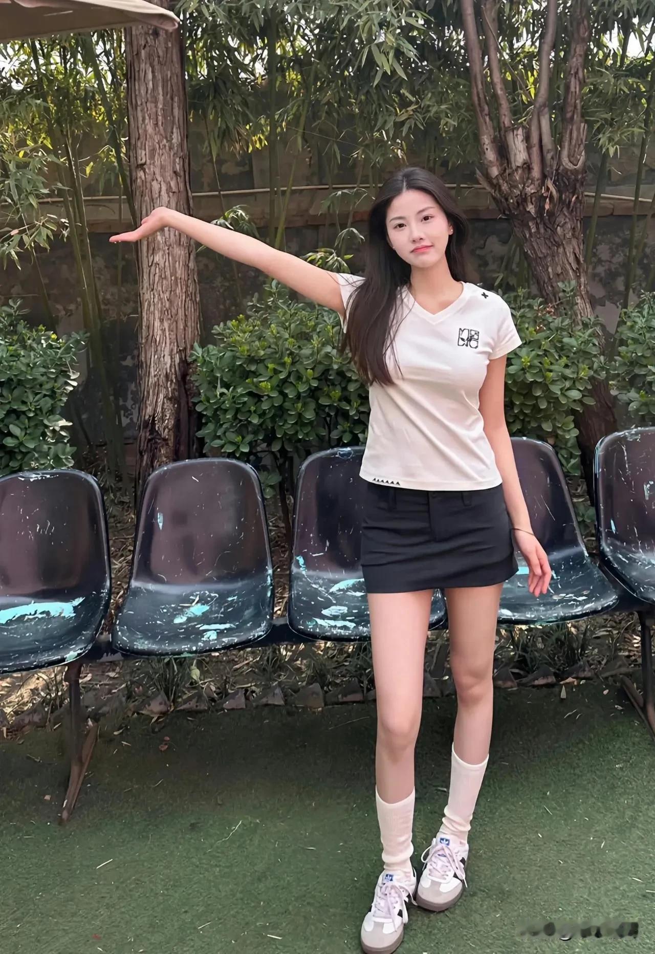 夏日清新穿搭，绿意盎然中感受自然之美！