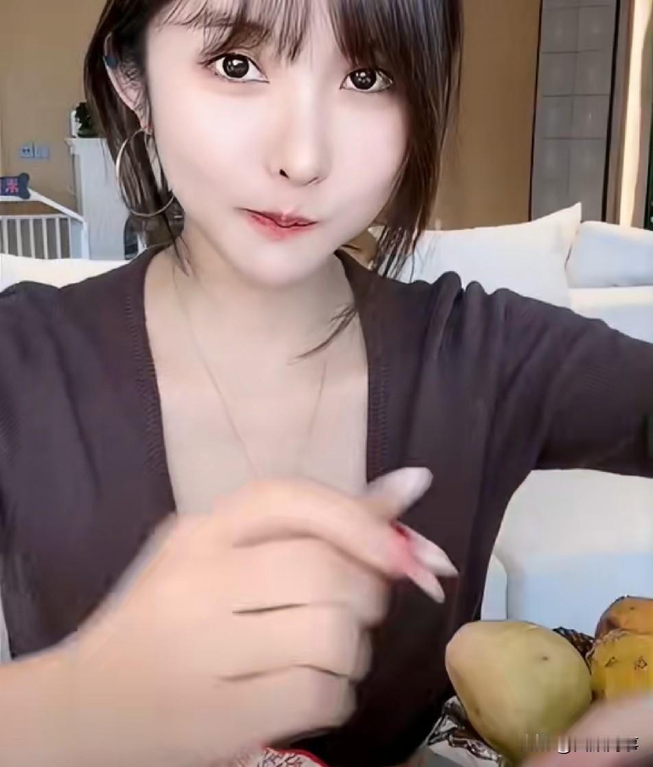 小仙女后悔嫁给可乐，以后不会找情感主播！

        边走边看吧，永远不知