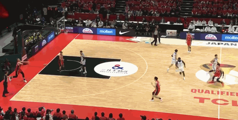 马场雄大神仙球 男篮世亚预日本vs中国台北，第一节结束前，马场雄大来了一个超级神