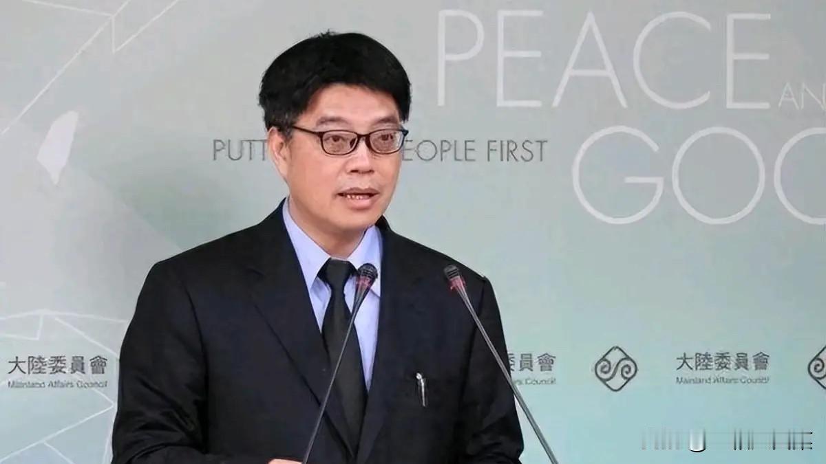 民进党当局现在不得不顶着巨大的压力！邱垂正面对不满，不得不硬着头皮好言安抚！4月