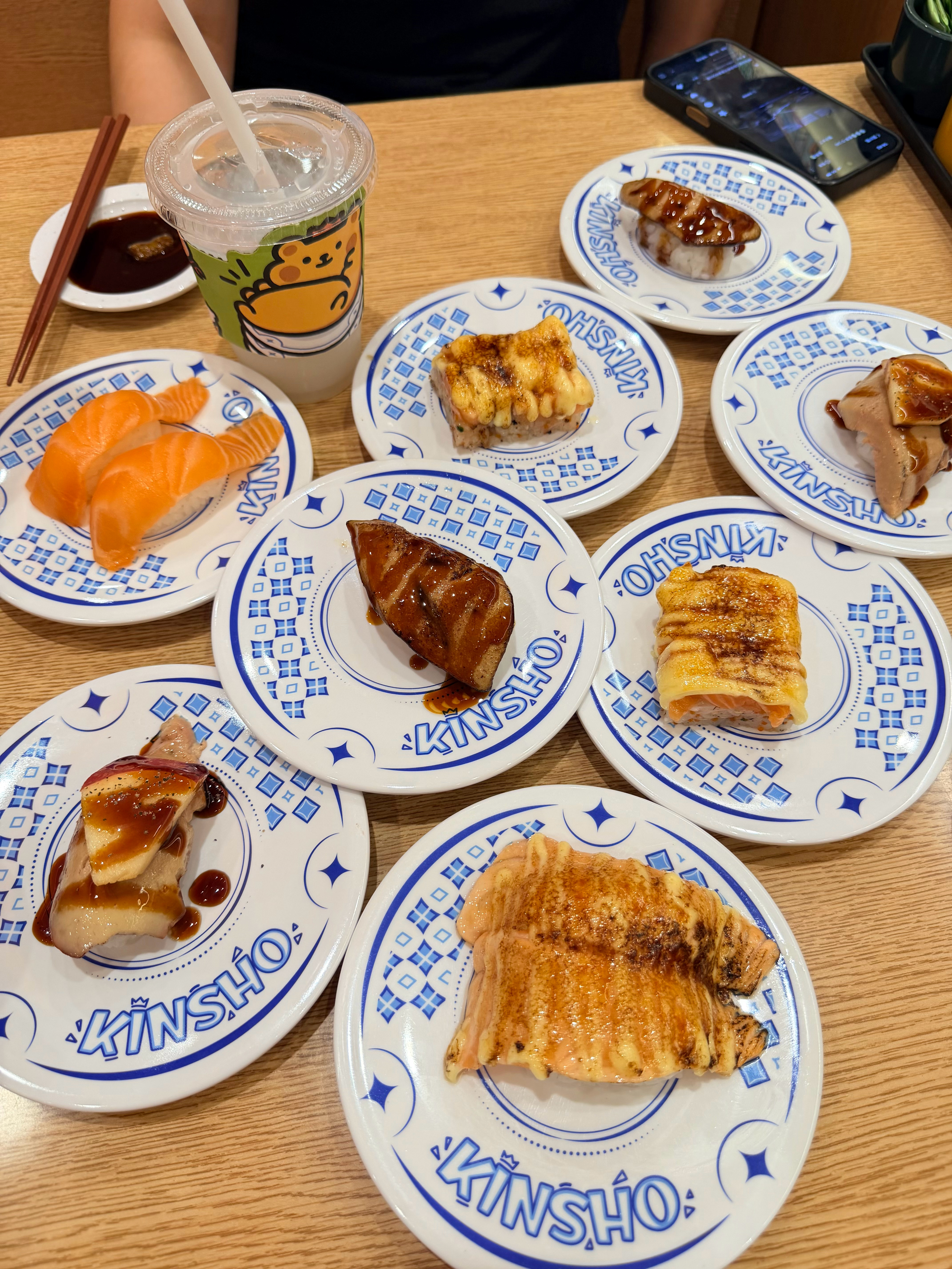 今天的美食视频晚上再发才吃完饭跟我老婆去打羽毛球🏸 