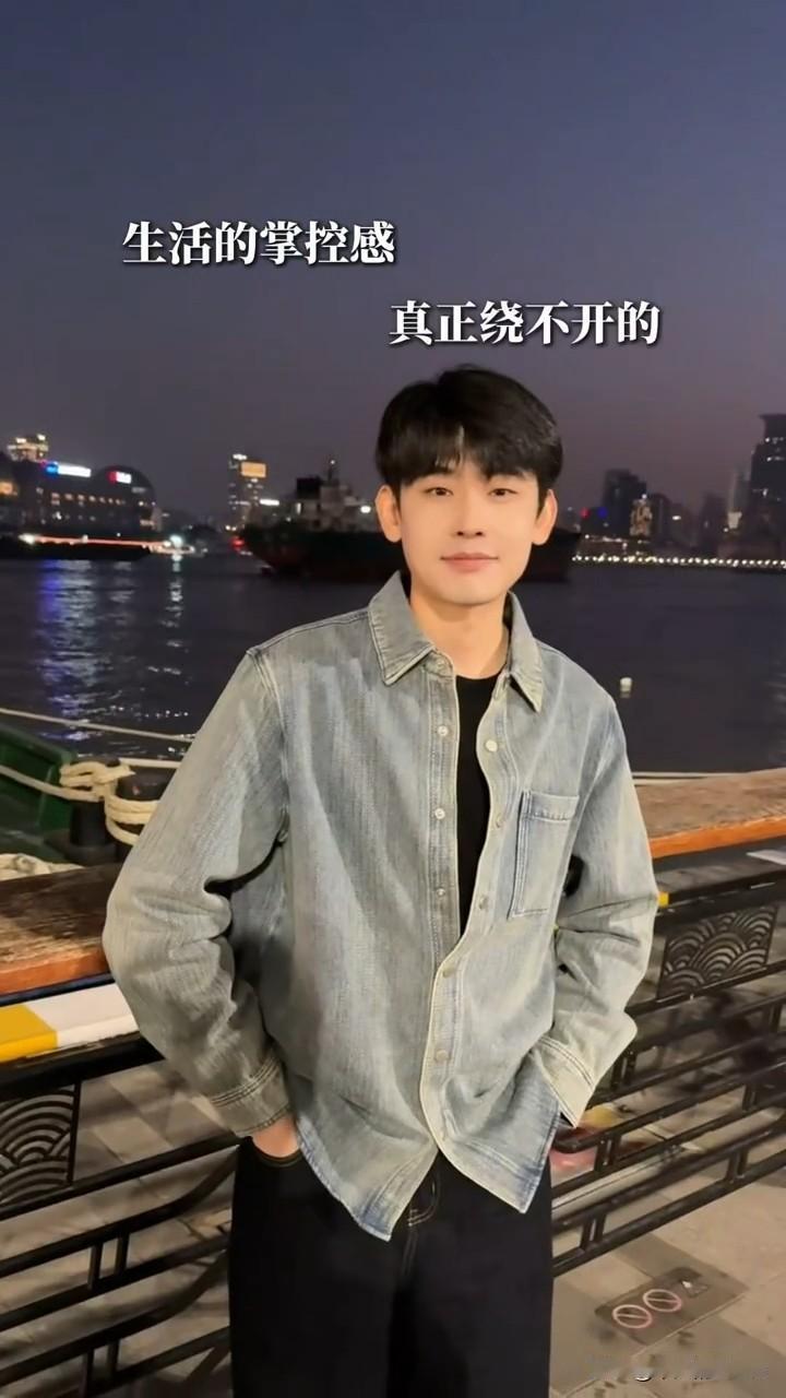 近日，《offer5》实习生黄凯更新新加坡旅行vlog，这或许就是他没有参加北京