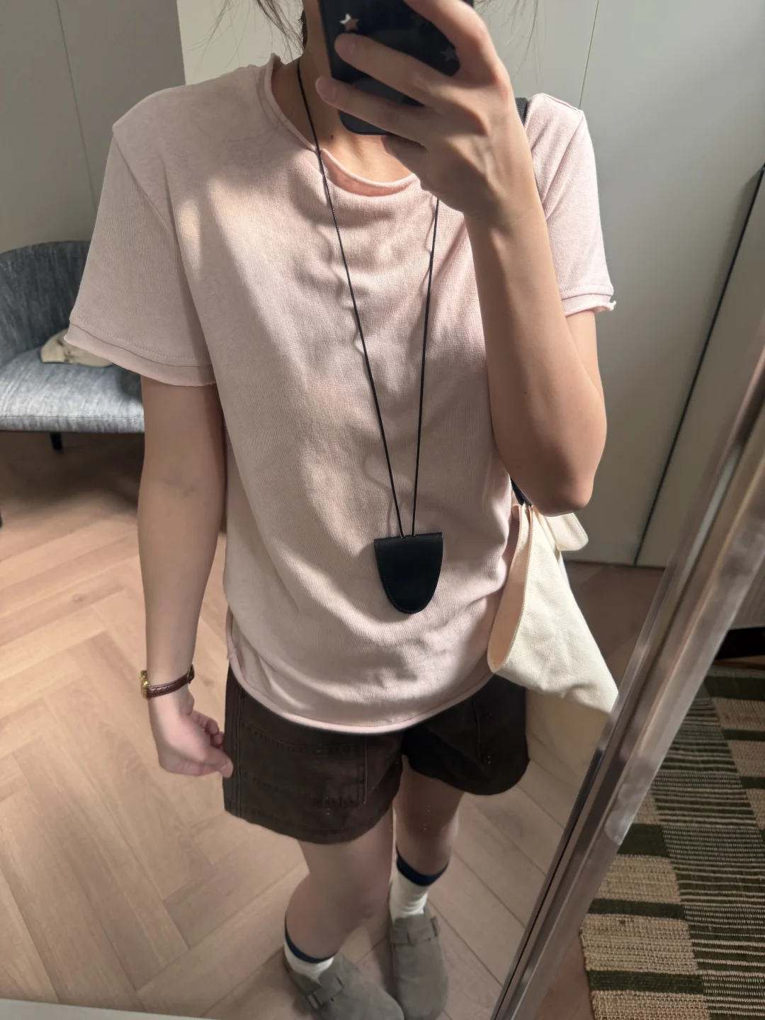 穿一次，直接焊在身上的低饱和粉T