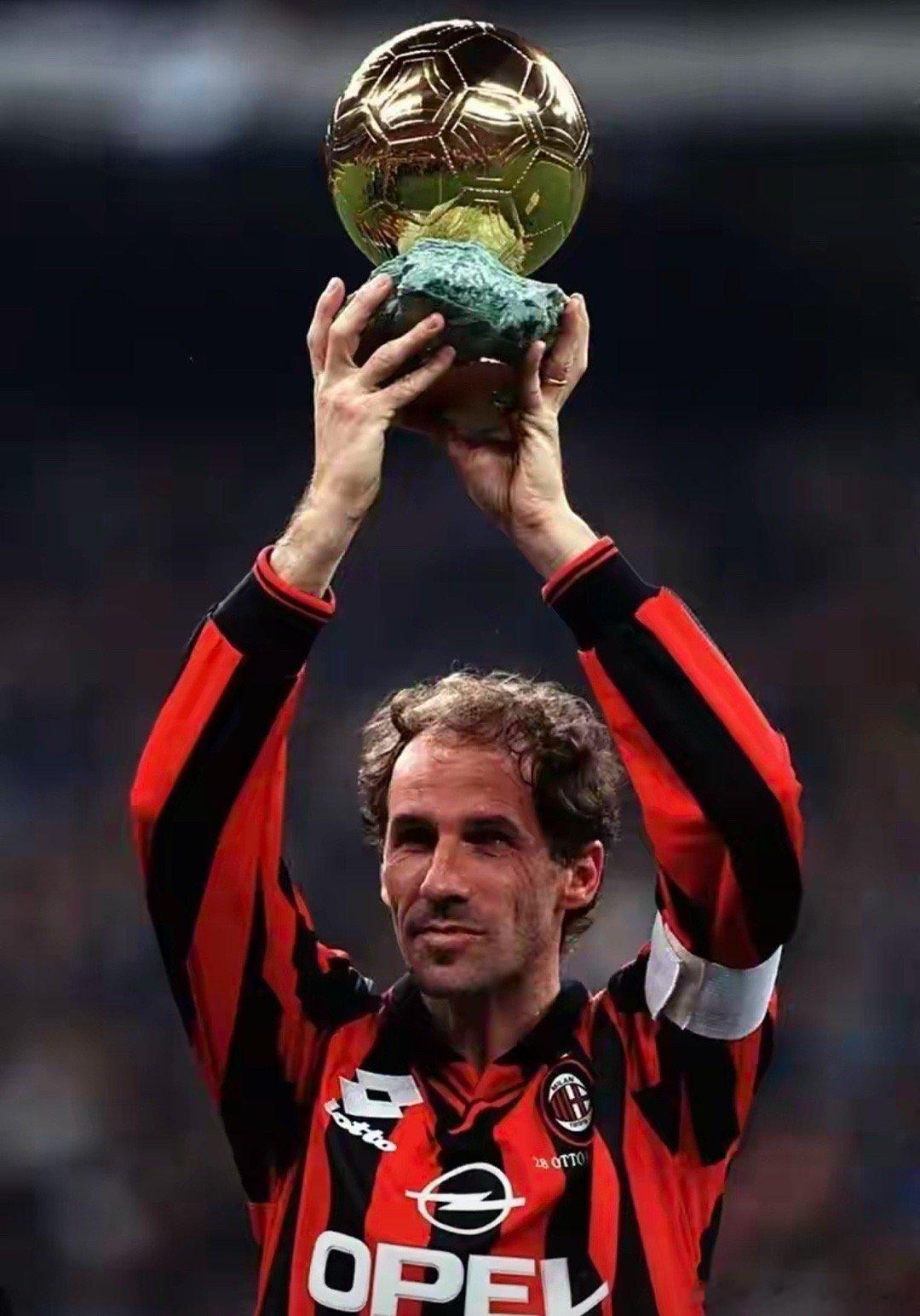 足坛十大最强中后卫排名！有没有和我观点一样的？10内斯塔9科曼8帕萨雷拉7萨默尔