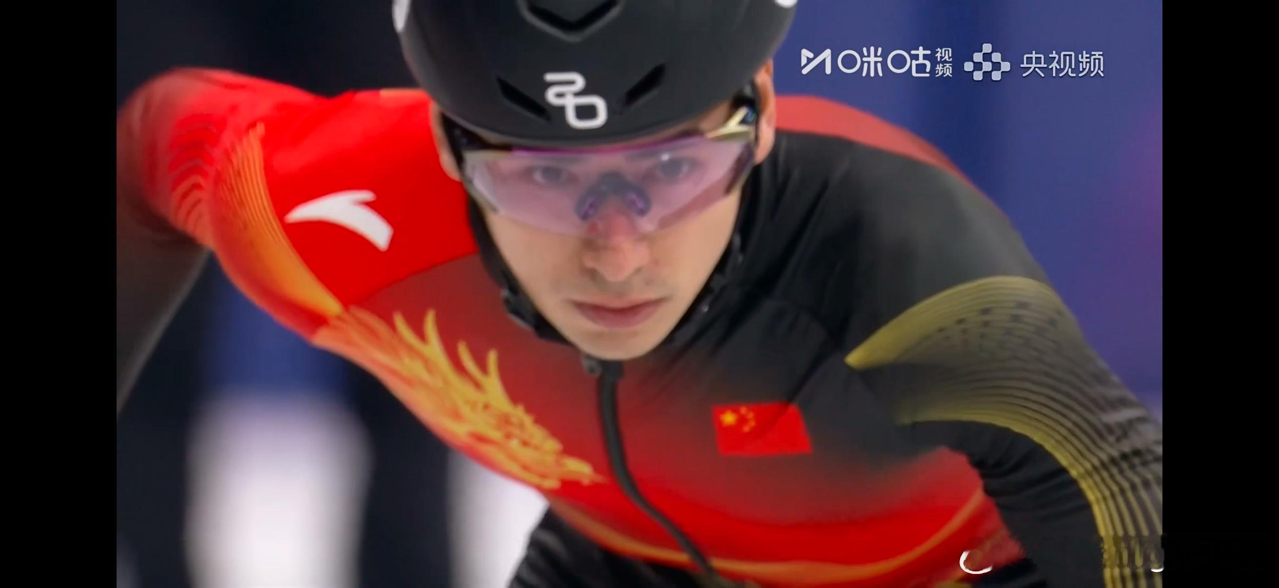 冬奥短道速滑男子500米预赛刘少昂41秒100小组第一，晋级500米1/4决赛黄