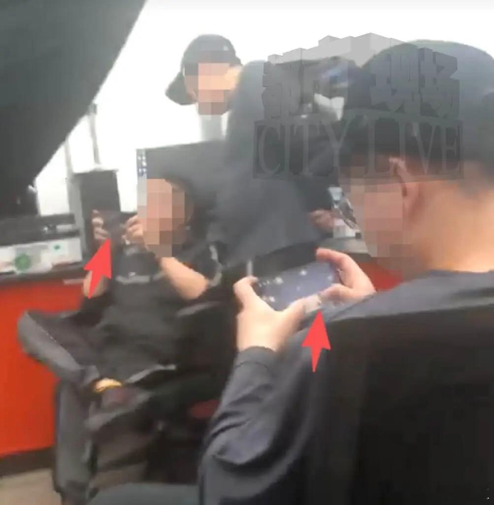 特斯拉上海工厂干了6年的持证技师实名举报车间乱象，反倒被公司搜集60G监控、30