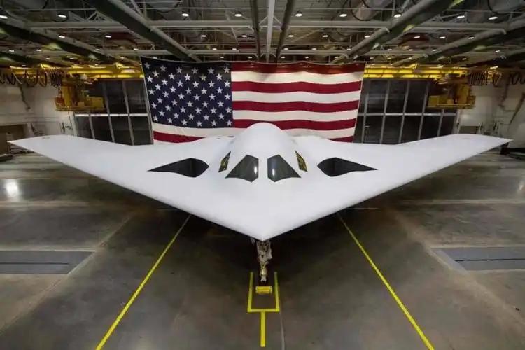 外媒曾宣称：B-21可自由进出中国，并随意轰炸，中国根本拦不住！

B-21是美