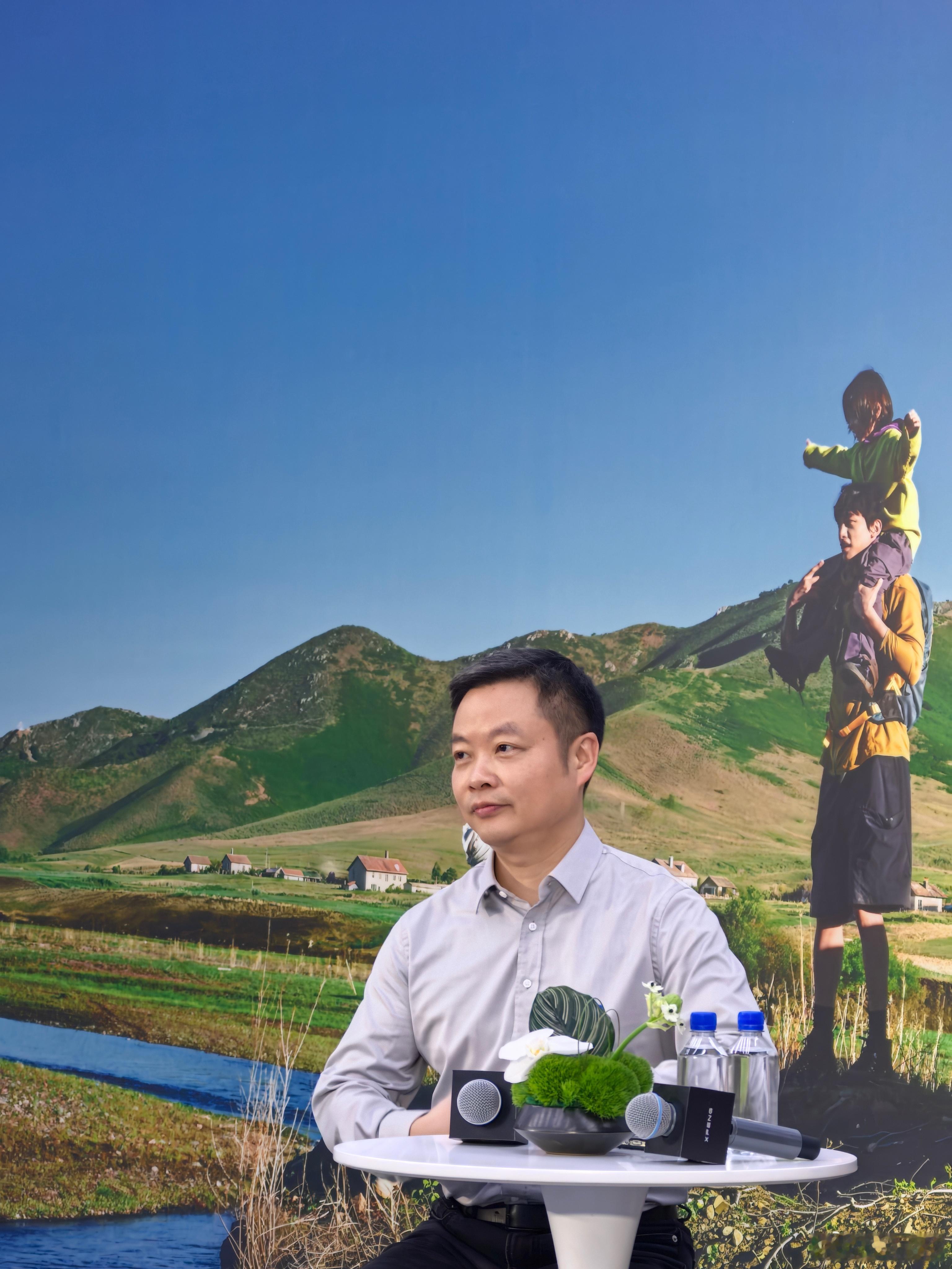小鹏G9L上市当晚的群访，何小鹏带着产品矩阵总经理吴安飞聊了一个小时。我也在现场