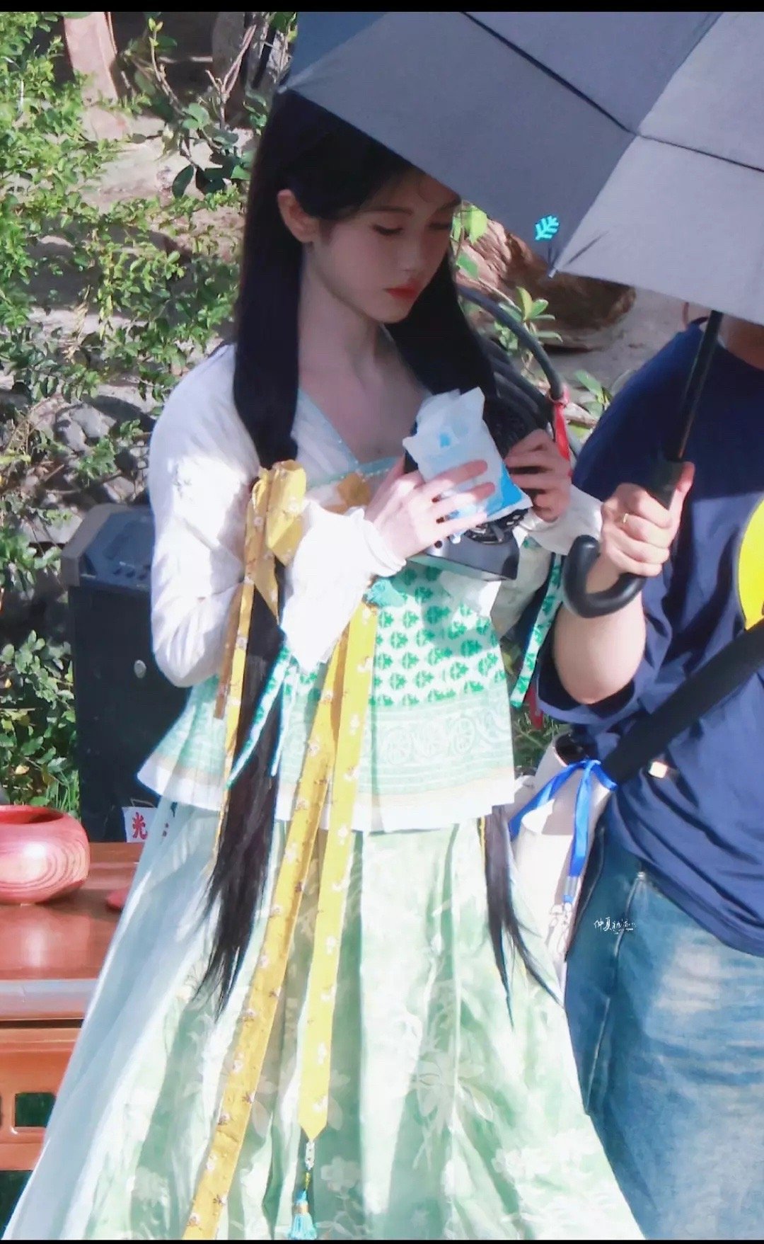 紧姨这造型真的逆天啊 ​​​