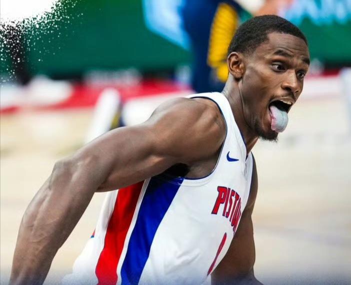 东部第一中锋，杜伦这样打下去可要拿顶薪了。
活塞轻取步行者豪取十连胜；可怕的是带