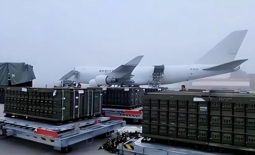 中东国家都已意识到了！就算中国高端武器再多，也无法保护他们。
-
中东一些国家这