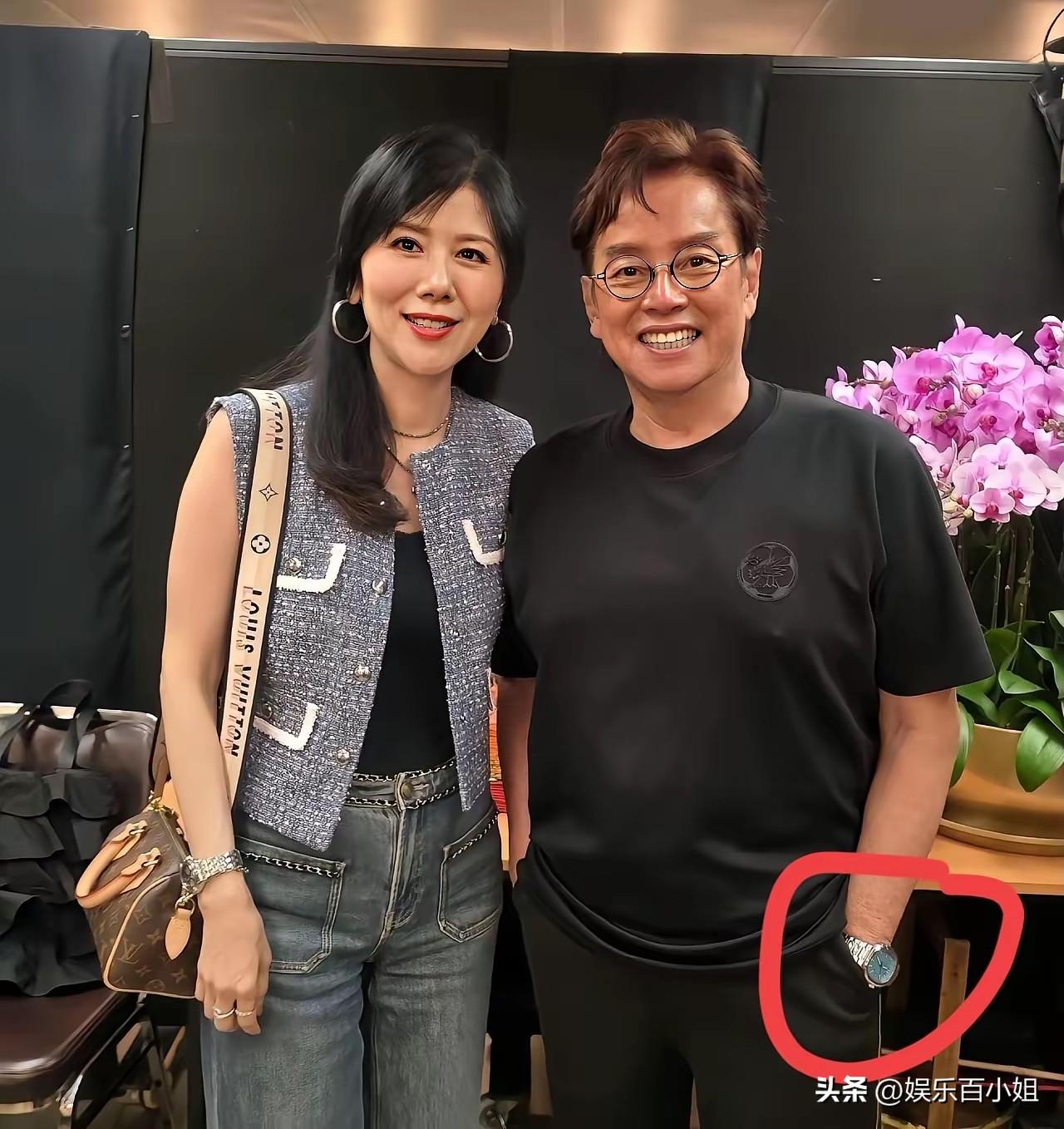 谭老师这手表炫得……真是让人羡慕啊！
我几年工资都买不起！[捂脸][捂脸][捂脸