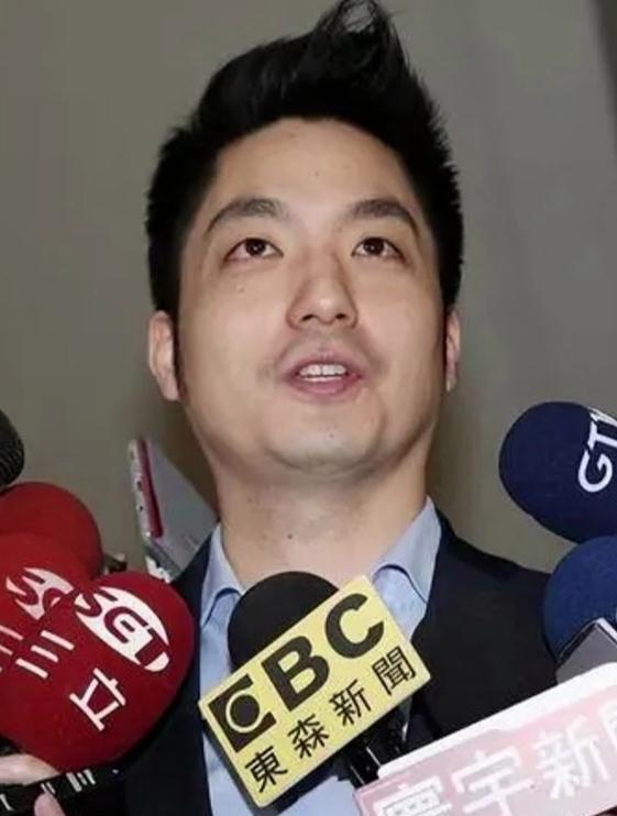 这8分钟，吊打一堆只会念稿子的！
​听完蒋万安这8分钟，真觉得有点“另类”，却又