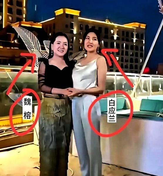 别以为抓了个缅北老头就万事大吉了，真正的大麻烦，是那两条在逃的“美女蛇”！一个叫