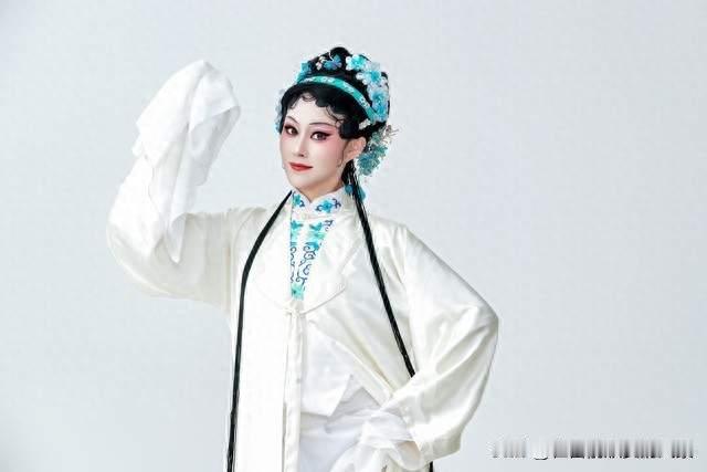 越剧演员钱水明猝然离世：清晨被发现时，她再也等不到那场谢幕
